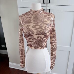 AKIRA Rose Gold Elegant Sequin Embellished Women's Top size Medium Cropped